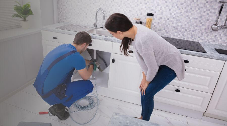 Expert burst pipe repair services in Leesville, TX